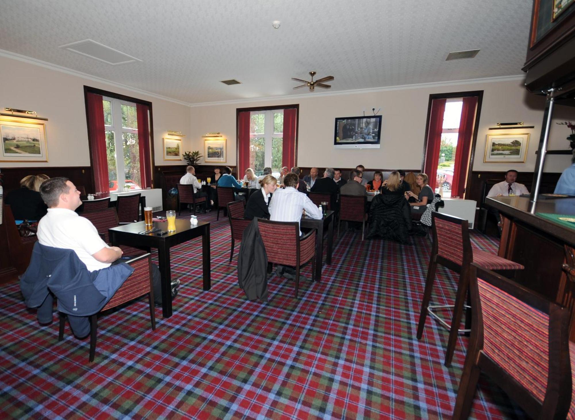 Pinehurst Lodge Hotel -Dyce, Aberdeen Exterior photo